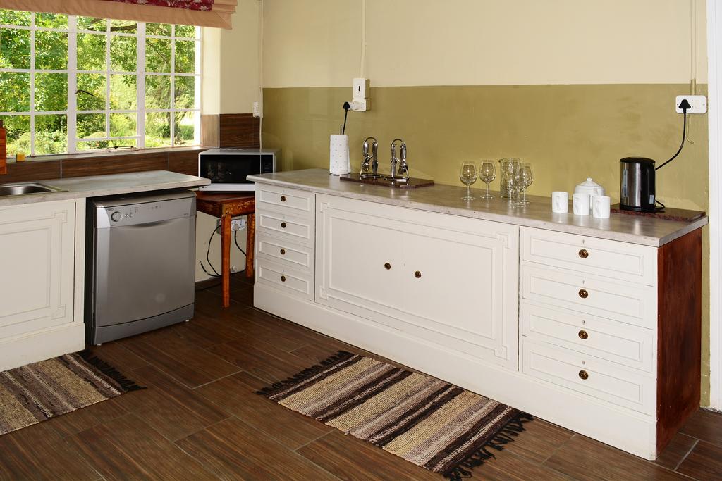 Toad Hall Guest House Wakkerstroom Экстерьер фото